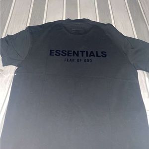 Essentials side medium tee shirt